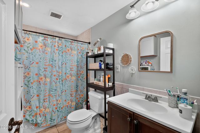 2 N OAKRIDGE Avenue, Green Cove Springs, FL 32043