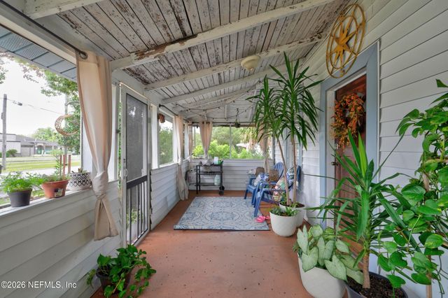 2 N OAKRIDGE Avenue, Green Cove Springs, FL 32043