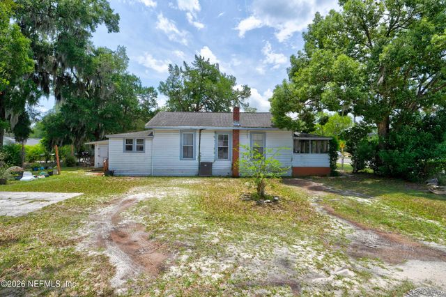 2 N OAKRIDGE Avenue, Green Cove Springs, FL 32043