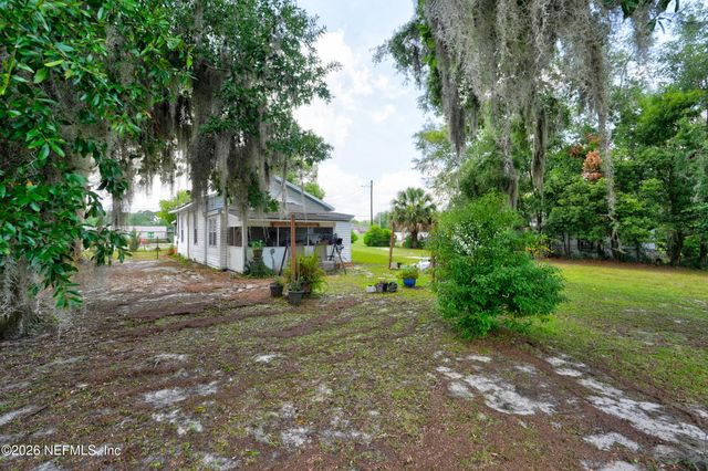 2 N OAKRIDGE Avenue, Green Cove Springs, FL 32043