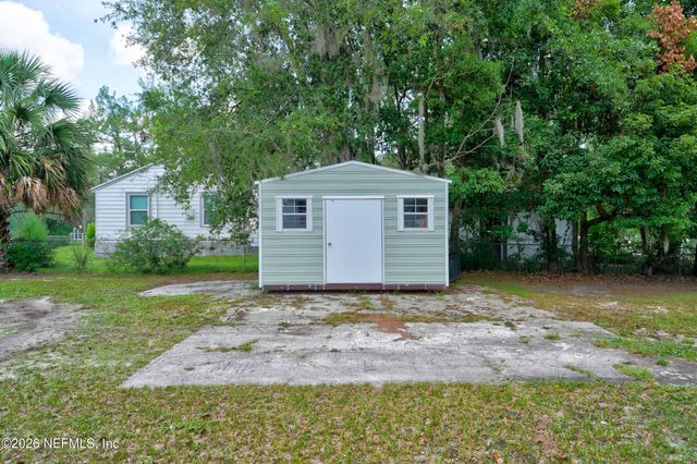 2 N OAKRIDGE Avenue, Green Cove Springs, FL 32043