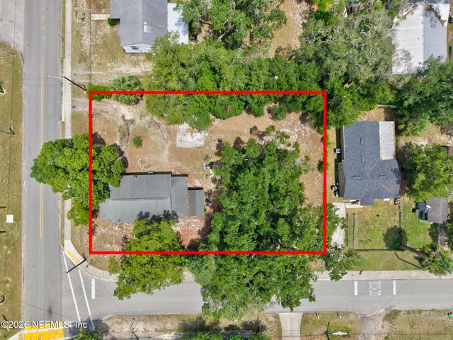 2 N OAKRIDGE Avenue, Green Cove Springs, FL 32043