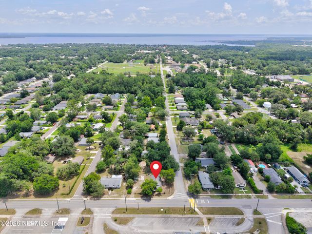 2 N OAKRIDGE Avenue, Green Cove Springs, FL 32043