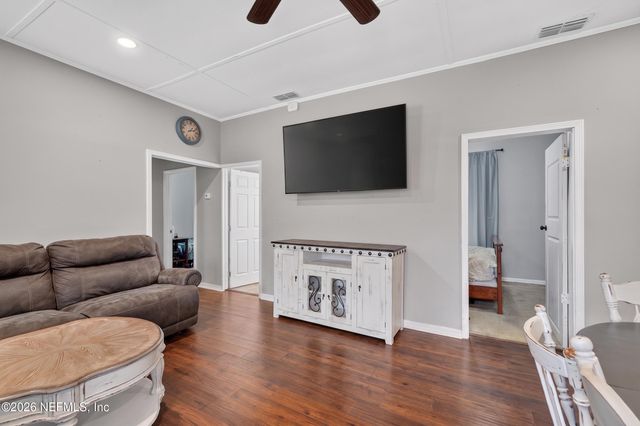 2 N OAKRIDGE Avenue, Green Cove Springs, FL 32043