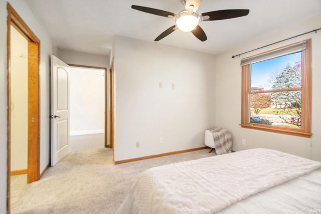 1869 E Springfield Drive, Warsaw, IN 46580