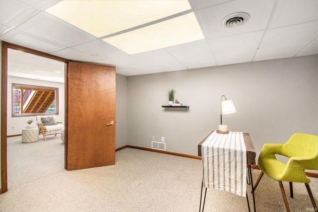 1869 E Springfield Drive, Warsaw, IN 46580