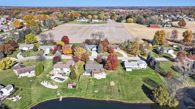 1869 E Springfield Drive, Warsaw, IN 46580