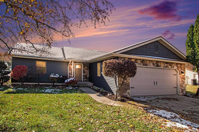 1869 E Springfield Drive, Warsaw, IN 46580