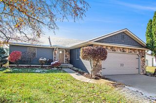 1869 E Springfield Drive, Warsaw, IN 46580