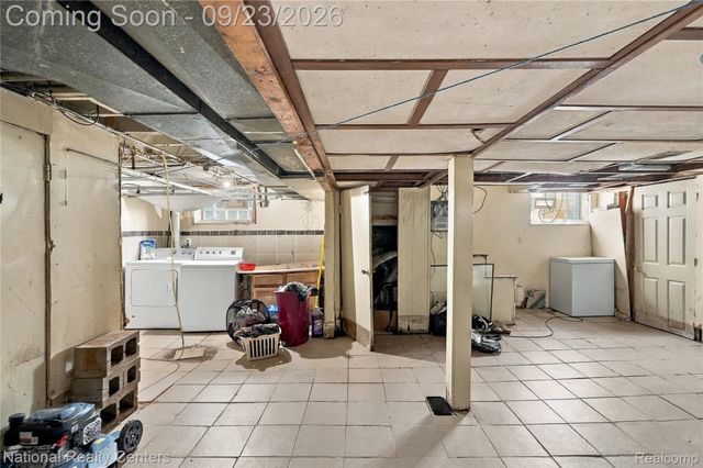 8160 Robson Street, Detroit, MI 48228