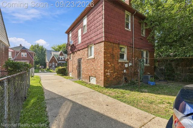 8160 Robson Street, Detroit, MI 48228