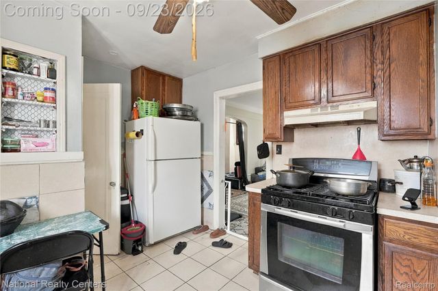 8160 Robson Street, Detroit, MI 48228