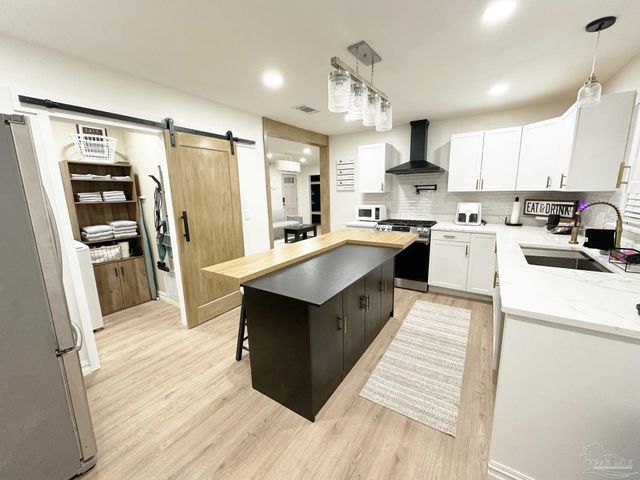 2100 N Spring St, Pensacola, FL 32501