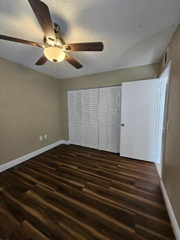 1560 Lake Crystal Drive C, West Palm Beach, FL 33411