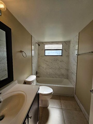 1560 Lake Crystal Drive C, West Palm Beach, FL 33411