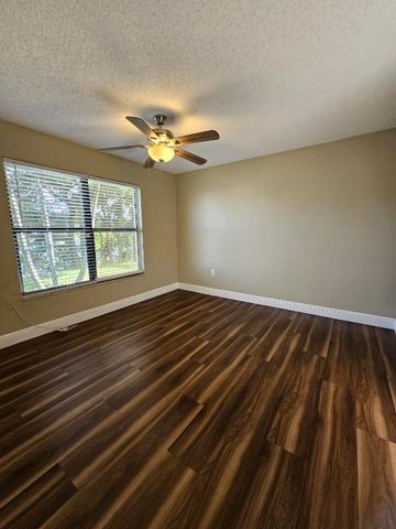 1560 Lake Crystal Drive C, West Palm Beach, FL 33411