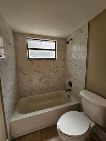 1560 Lake Crystal Drive C, West Palm Beach, FL 33411