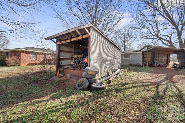 766 Hephzibah Church Road, Crouse, NC 28033