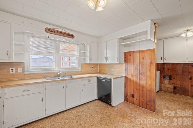 766 Hephzibah Church Road, Crouse, NC 28033