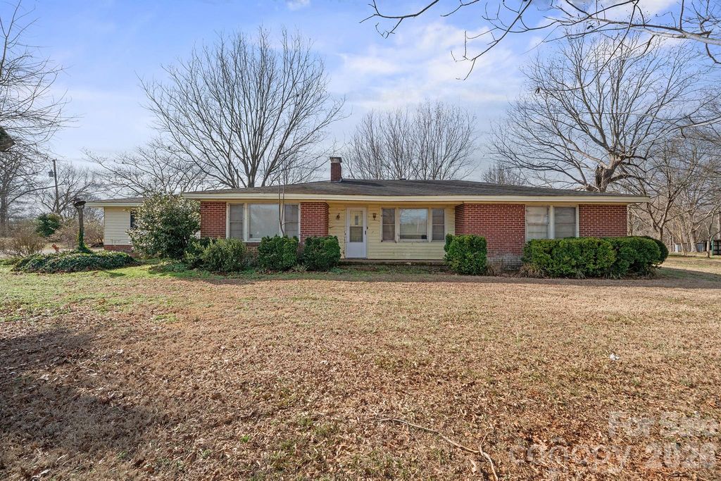 766 Hephzibah Church Road, Crouse, NC 28033