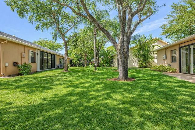 10884 Waterberry Court, Boca Raton, FL 33498