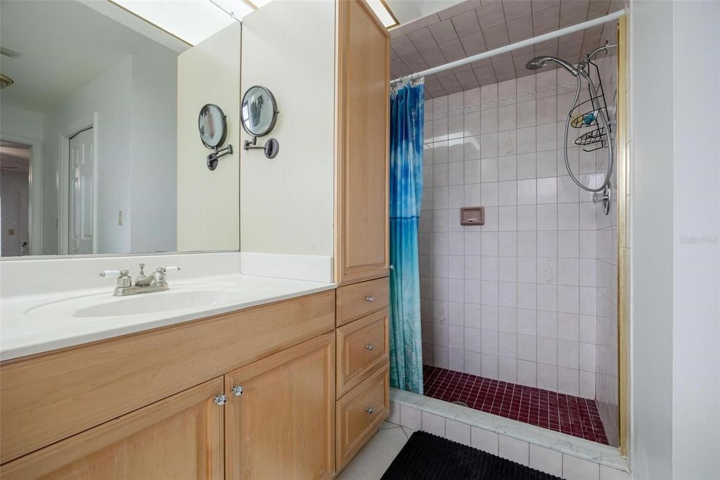 Image 31 of property listing at 1719 W BLUEWATER TERRACE, North Fort Myers, FL 33903