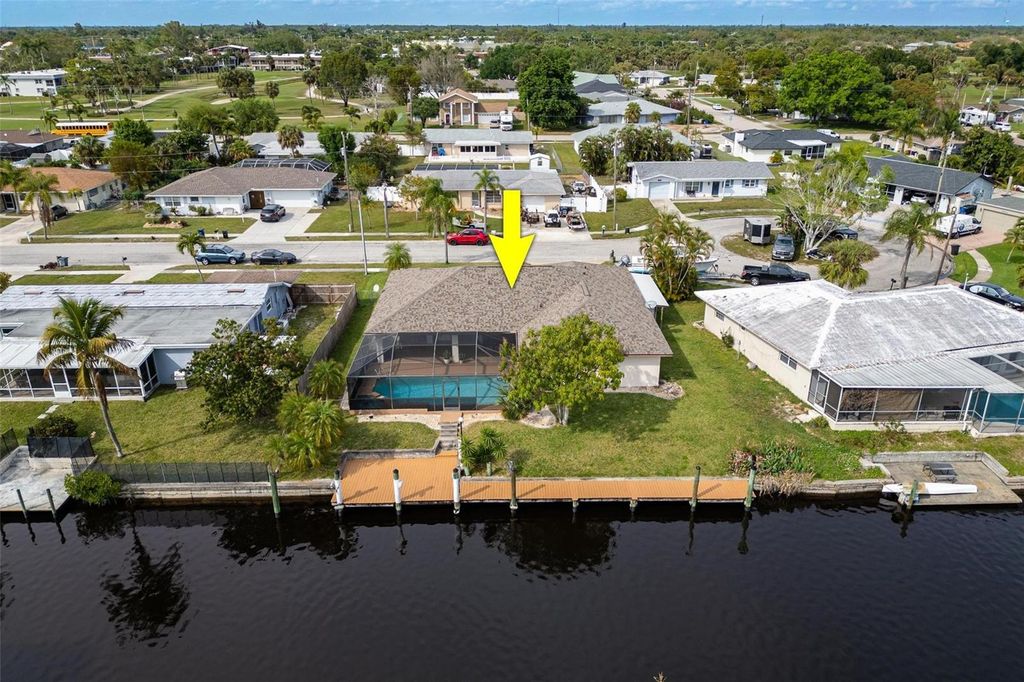 Image 38 of property listing at 1719 W BLUEWATER TERRACE, North Fort Myers, FL 33903