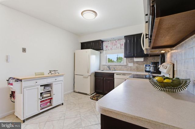 1430 COLWELL LN, Conshohocken, PA 19428