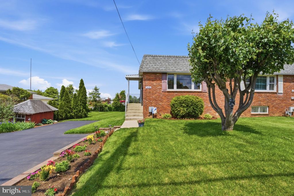 1430 COLWELL LN, Conshohocken, PA 19428