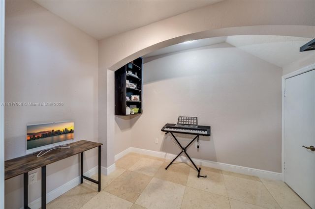 15242 SW 8th Way, Miami, FL 33194