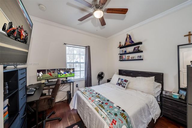 15242 SW 8th Way, Miami, FL 33194