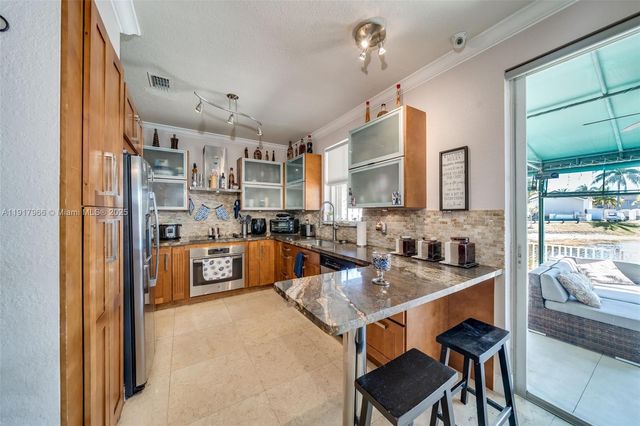 15242 SW 8th Way, Miami, FL 33194