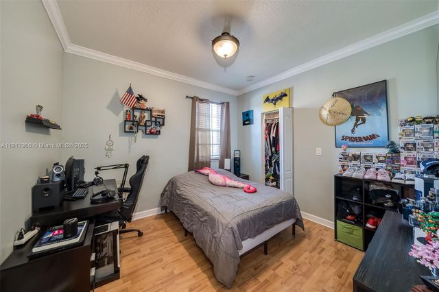 15242 SW 8th Way, Miami, FL 33194