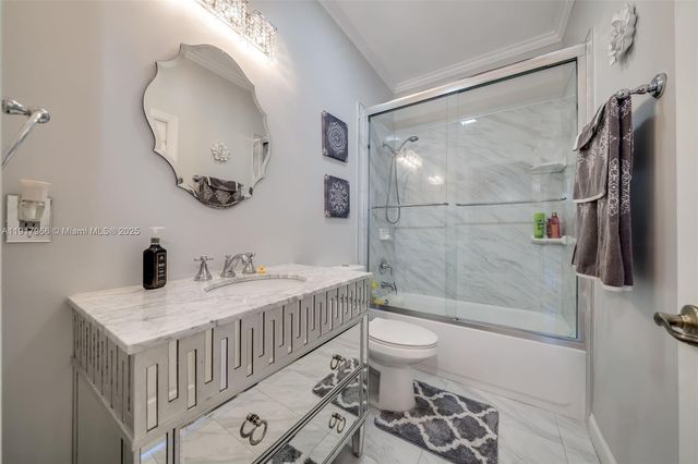 15242 SW 8th Way, Miami, FL 33194