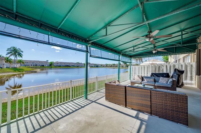 15242 SW 8th Way, Miami, FL 33194