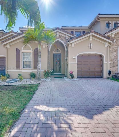 15242 SW 8th Way, Miami, FL 33194