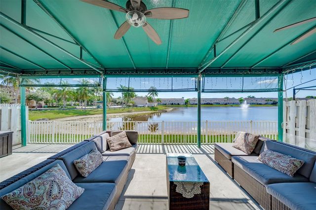 15242 SW 8th Way, Miami, FL 33194