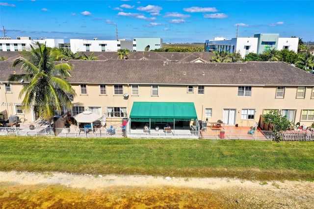 15242 SW 8th Way, Miami, FL 33194