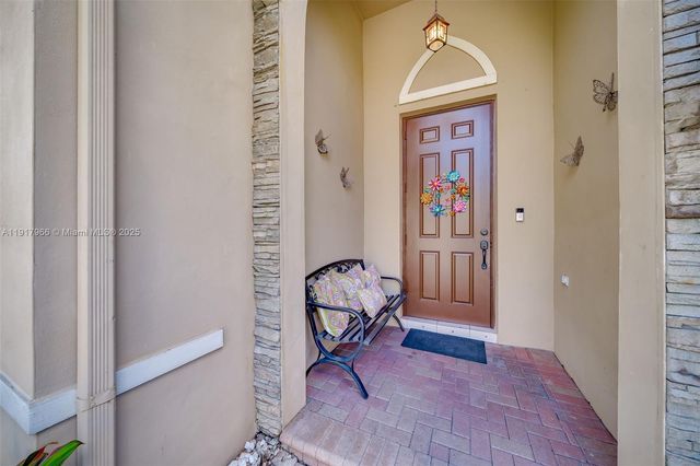 15242 SW 8th Way, Miami, FL 33194