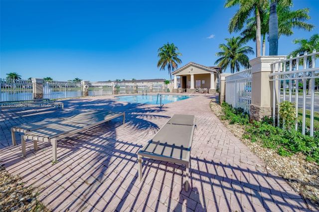 15242 SW 8th Way, Miami, FL 33194