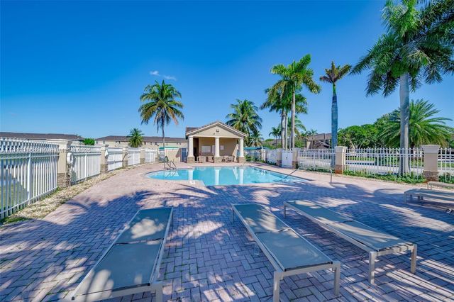 15242 SW 8th Way, Miami, FL 33194