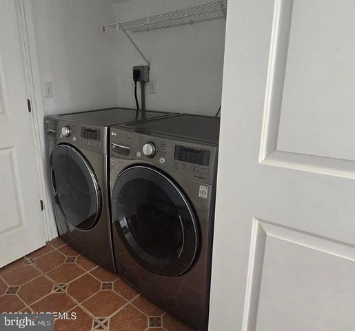 377 N MAIN ST, Barnegat, NJ 08005