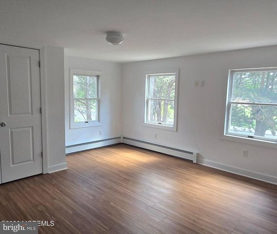 377 N MAIN ST, Barnegat, NJ 08005