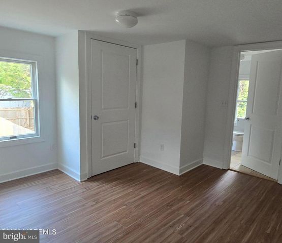 377 N MAIN ST, Barnegat, NJ 08005