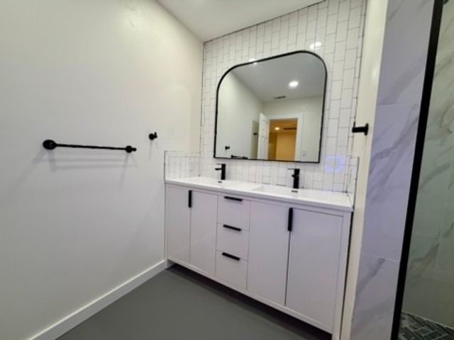 5045 Thunder Road, Dallas, TX 75244