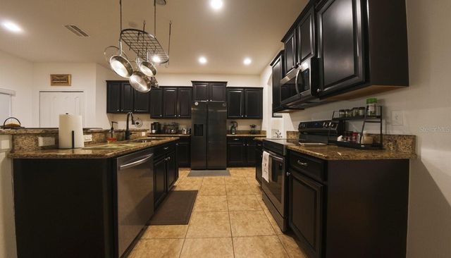 1903 HAILSHAM COURT, Orlando, FL 32824