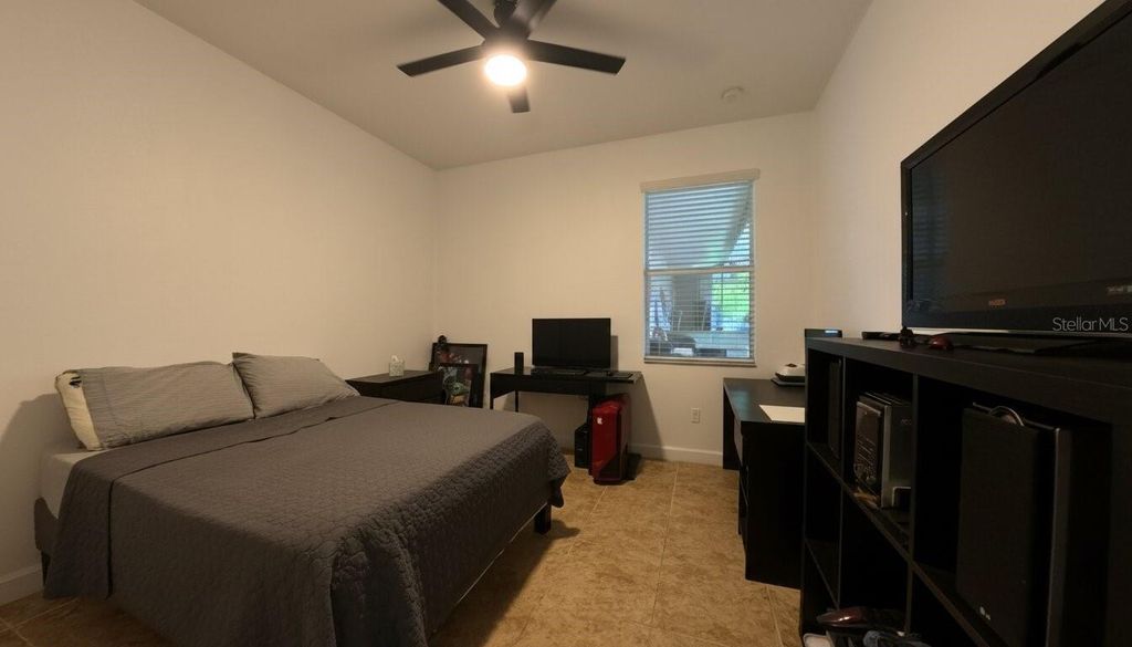 Image 15 of property listing at 1903 HAILSHAM COURT, Orlando, FL 32824