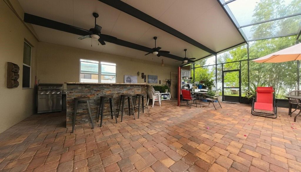 Image 20 of property listing at 1903 HAILSHAM COURT, Orlando, FL 32824