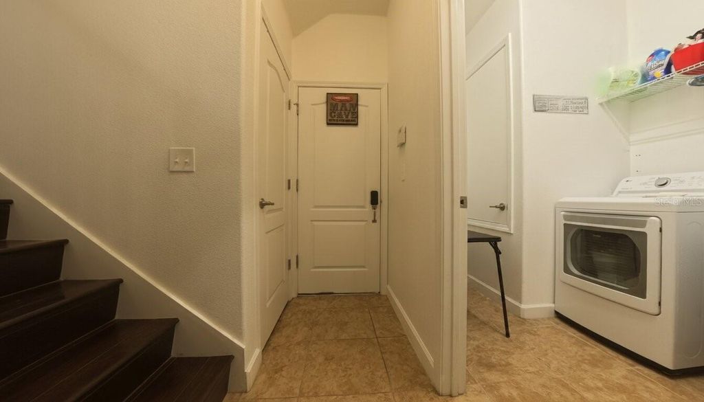 Image 27 of property listing at 1903 HAILSHAM COURT, Orlando, FL 32824