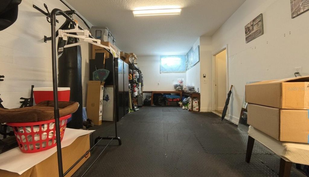 Image 30 of property listing at 1903 HAILSHAM COURT, Orlando, FL 32824
